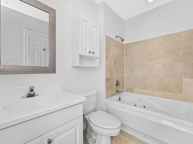1 Warren St #109 — Photo 8