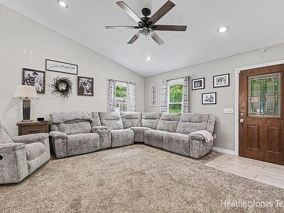 5th image of 6936 Schmeid Rd