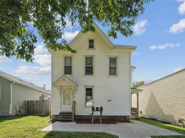919 F Ave NW, Cedar Rapids, IA 52405