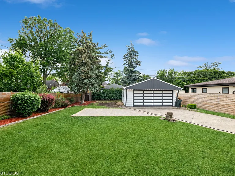1001 Oakton St — Photo 34