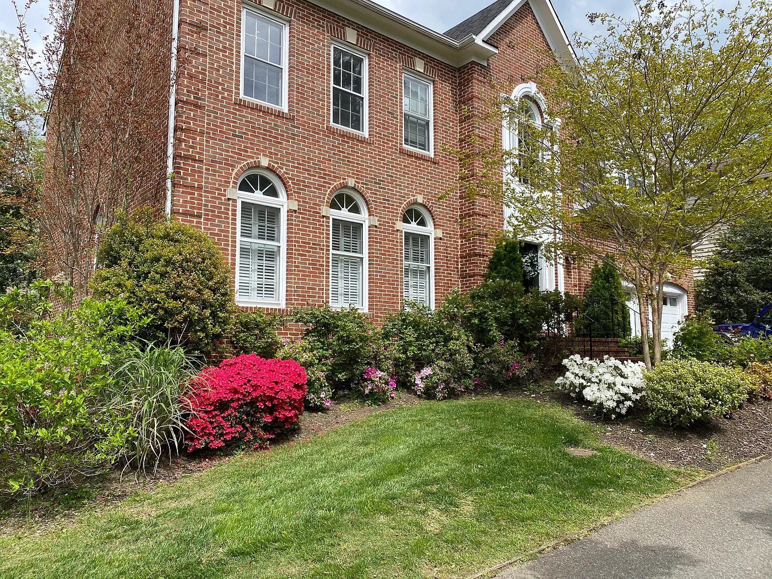 5 bed, 3.5 bath, 3411 sqft, $6,800 — Photo 3