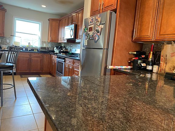 4th image of 81 Linden St Townhouse 5