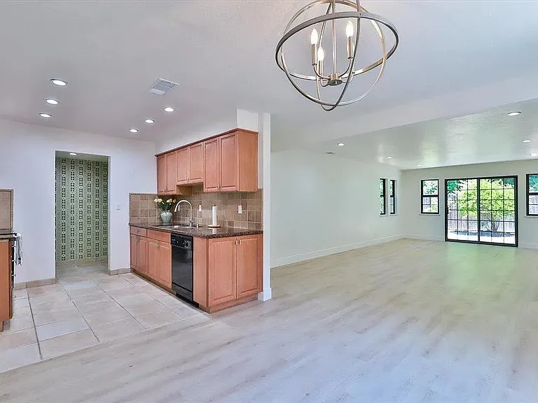 6821 Havenhurst Dr — Photo 6