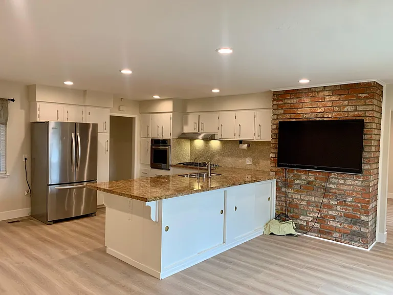 5540 Harwood Rd — Photo 9