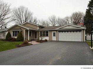 82 Mariposa Dr, Rochester, NY 14624