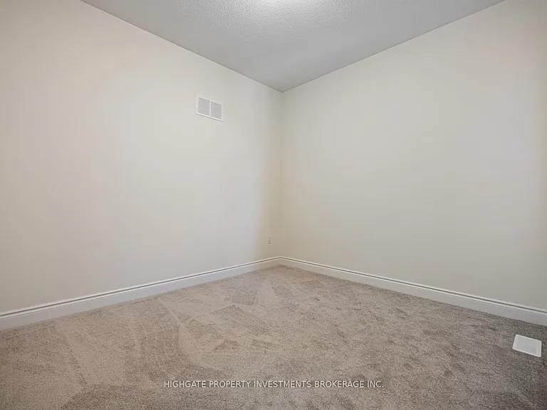 71 Donald Ficht Cres — Photo 23