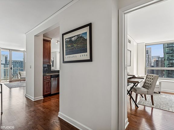 5th image of 420 E Waterside Dr Unit 2903