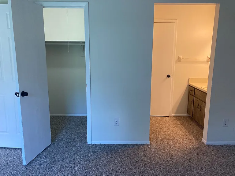2671 Bentley Dr — Photo 10