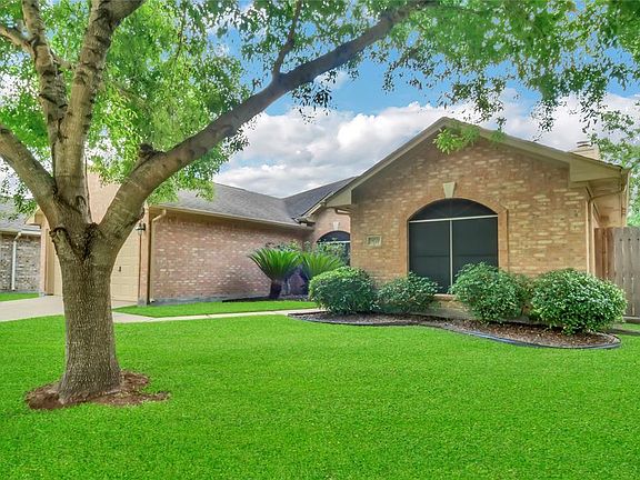 2nd image of 2611 Port Carissa Dr