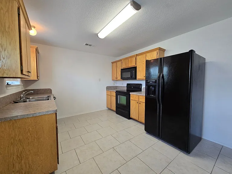 3906 Kevin Shaw Dr — Photo 8