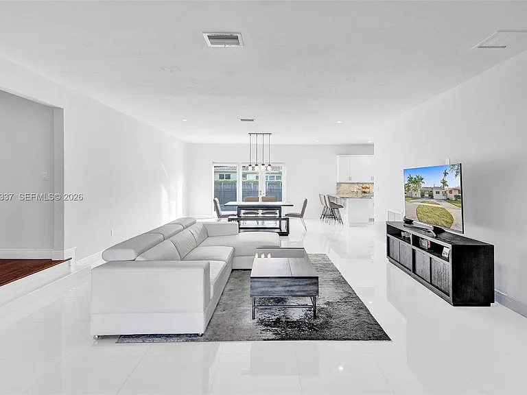1102 Meadowlark Ave — Photo 7