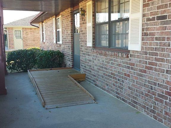 2nd image of 612 Sierra Dr