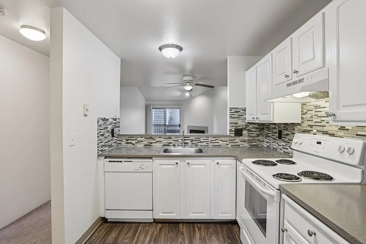 Unit Photo - 3502 NE 204th St