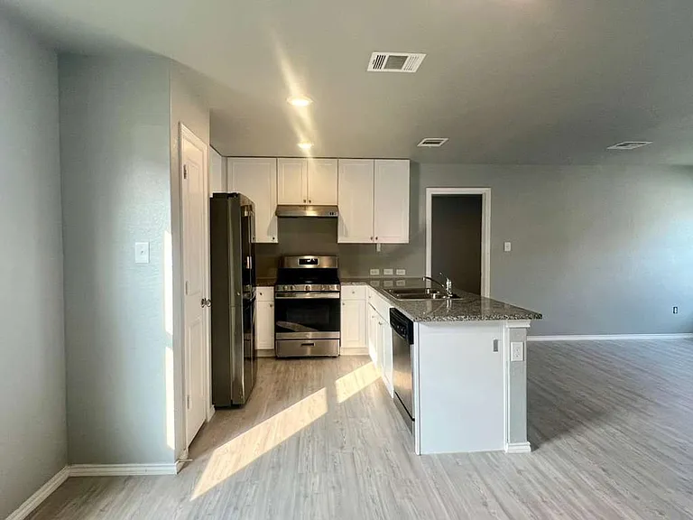 10239 Robbins Crk — Photo 6