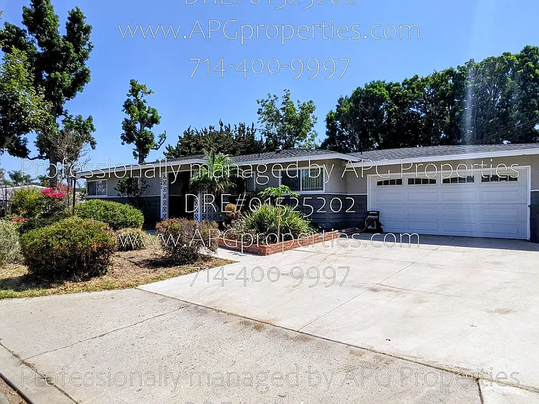 11242 Dallas Dr — Photo 1