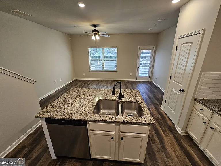 3004 Bayrose Cir #102B — Photo 14