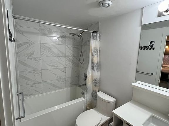 5th image of 85 Wood St #1902