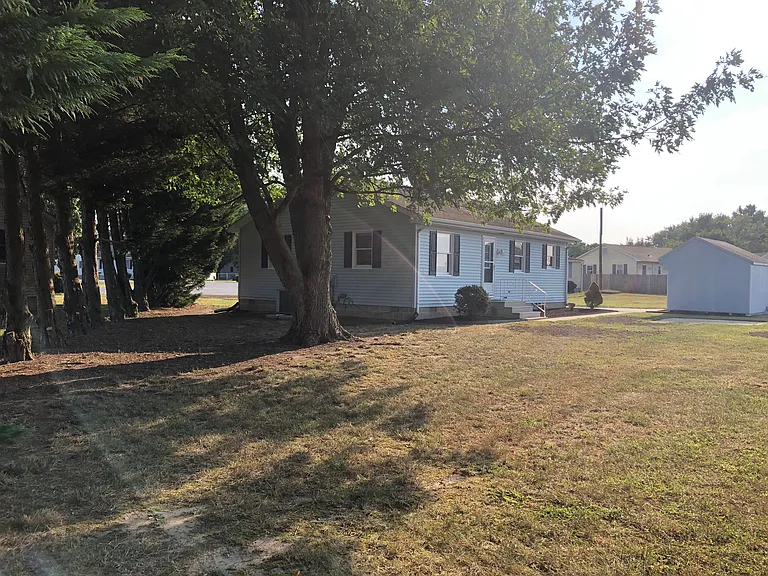 401 Hubbard Cir — Photo 3