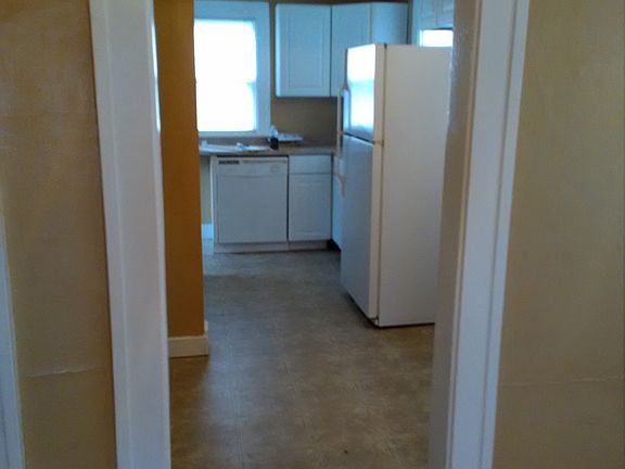 4th image of 3116 Elliot Ave