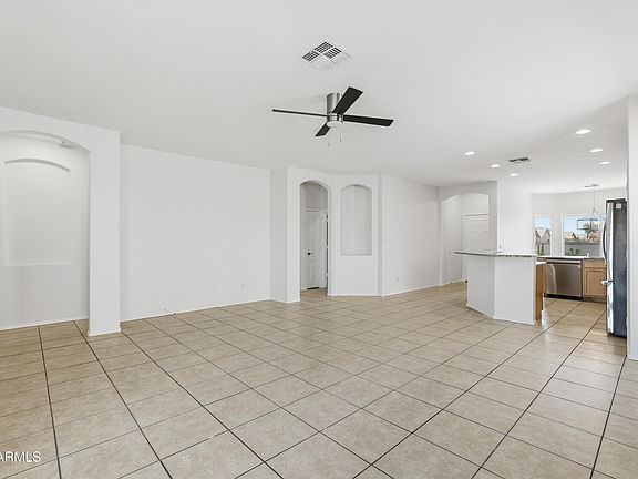 3rd image of 109 S 119TH Avenue