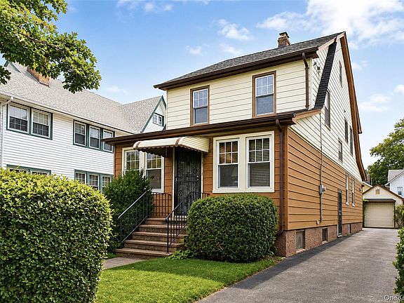3rd image of 147-27 20th Avenue