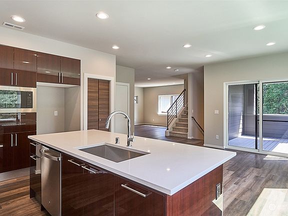 4th image of 33583 Holly Avenue SE