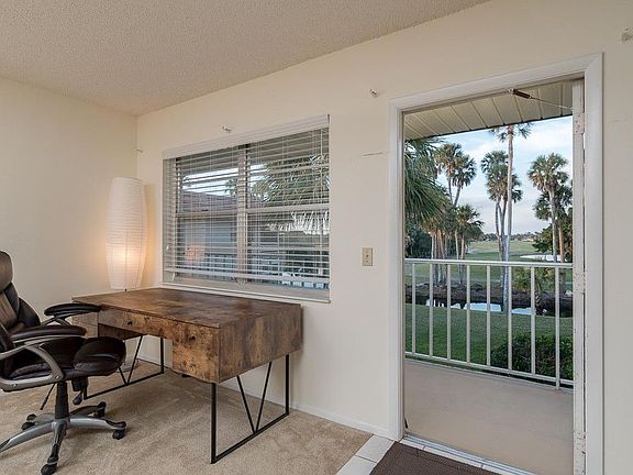 5th image of 5 Vista Gardens Trl