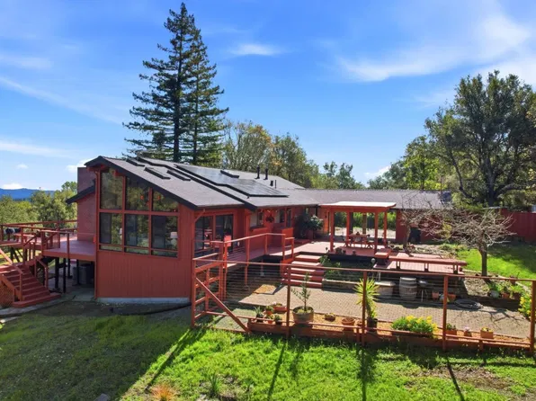 2 No Name Rd, Los Gatos, CA 95033