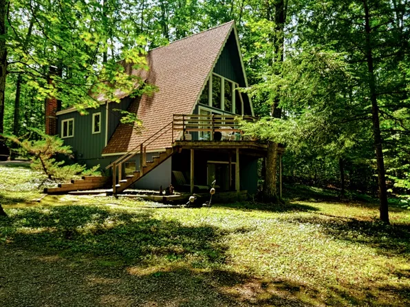 4790 Ellis Rd, Boyne City, MI 49712