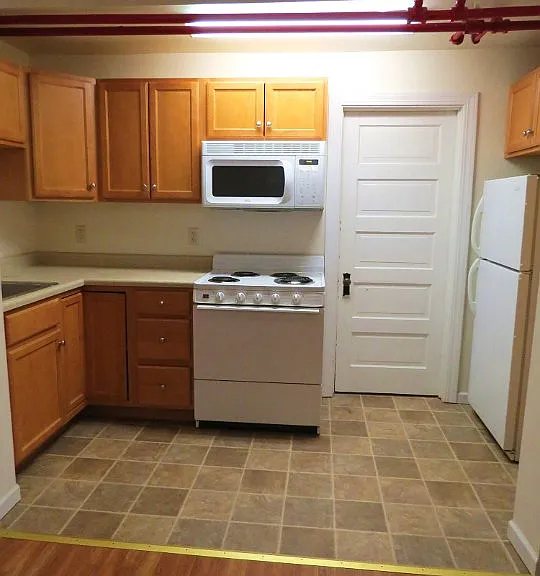 358 E Lakeside St — Photo 12