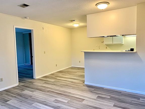 3rd image of 8201 Camino Colegio Dr #147