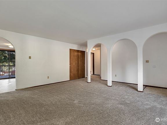 5th image of 5616 5618 80th Street E