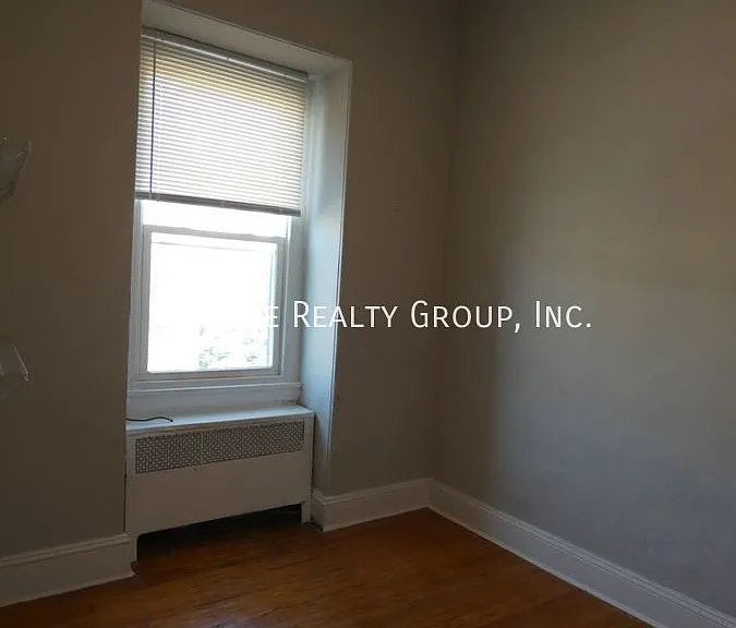 521 S 42nd St #3 — Photo 5