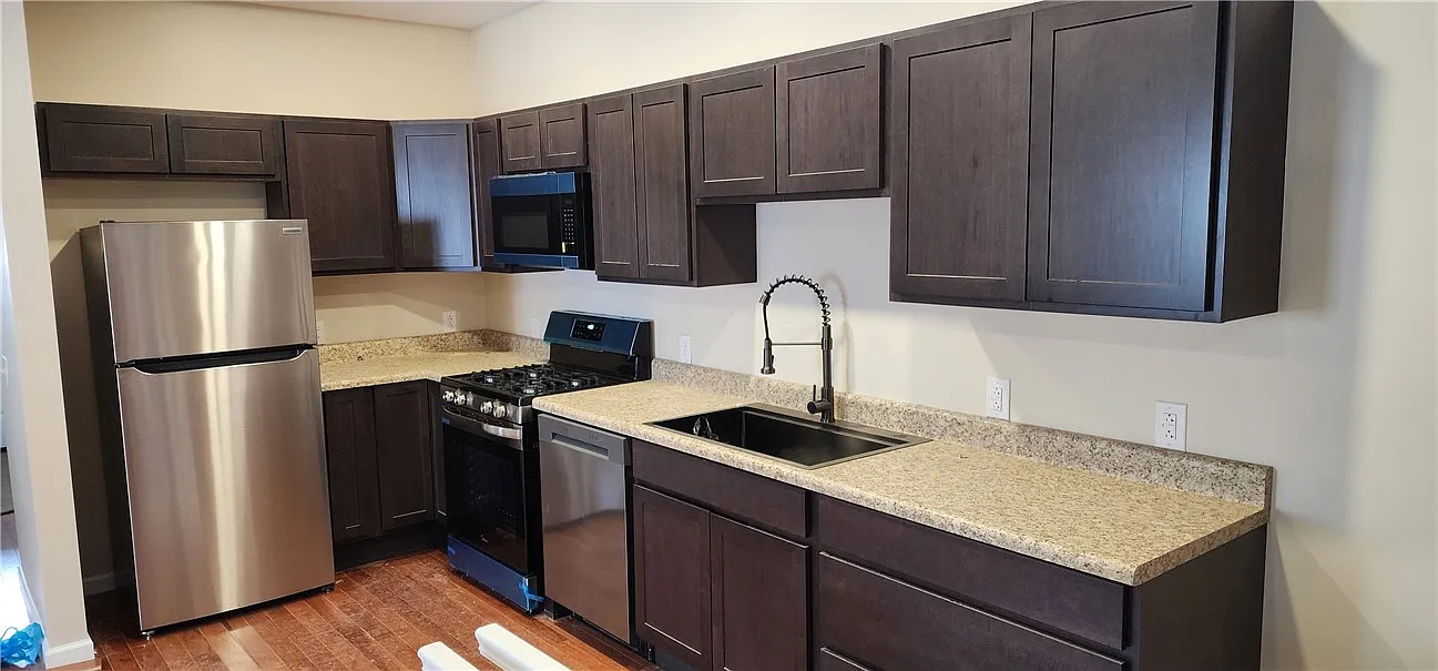 1 bed, 1.0 bath, 1100 sqft, $1,500 — Photo 3