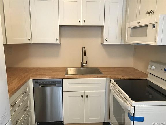2nd image of 83 Stratton St Floor 2