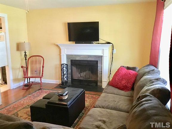 3rd image of 20 Applecross Dr