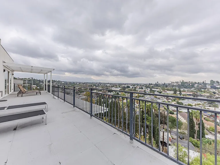 4240 Barrett Rd — Photo 34
