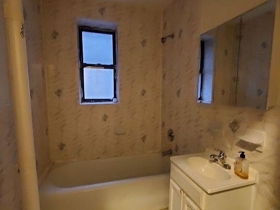 5th image of 55 Ocean Ave APT A2
