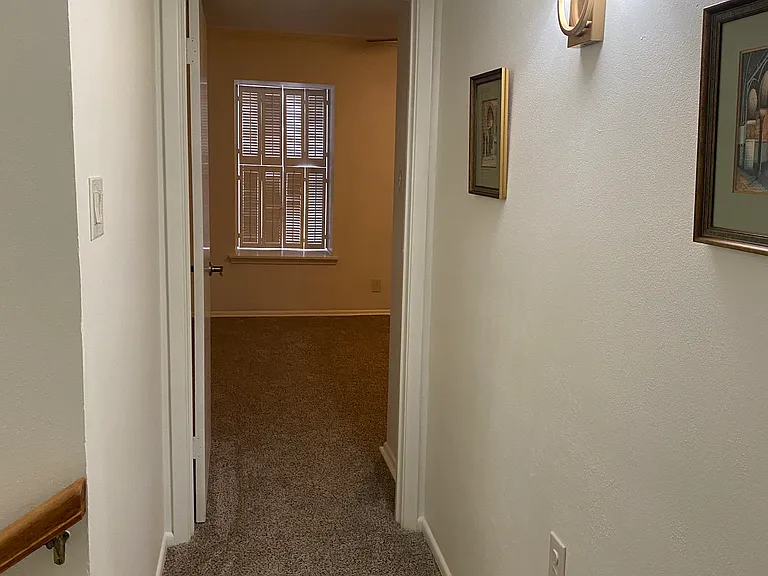 1045 Shook Ave — Photo 11