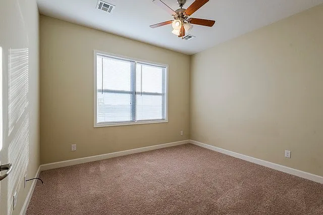 2701 Tobacco Rd #B — Photo 12