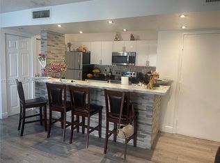 Solei Lake Condo, Sweetwater, FL 33172