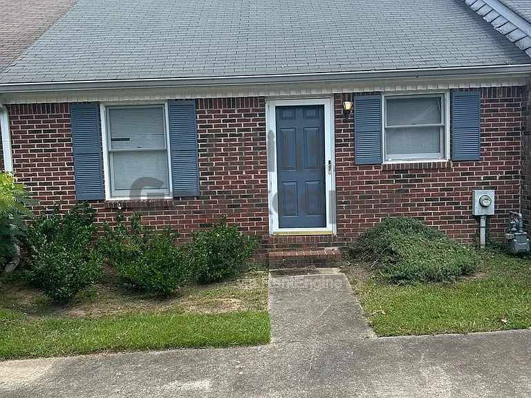 505 Williamsburg Way — Photo 2