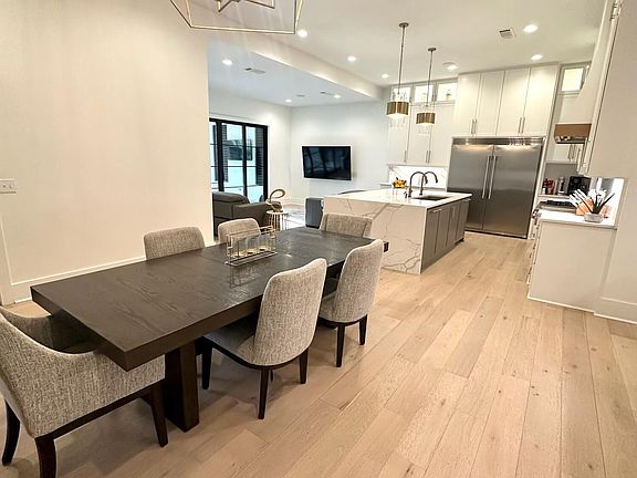 4th image of 374 Lake Village Dr