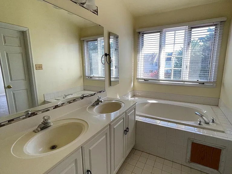 10136 Treble Ct — Photo 9