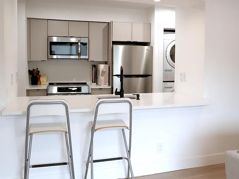 40 Norwich Pl — Photo 5