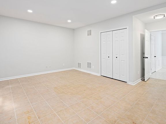 5th image of 47711 Sandbank Sq