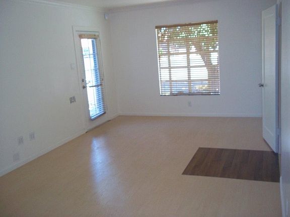 Living Area / Front Entry