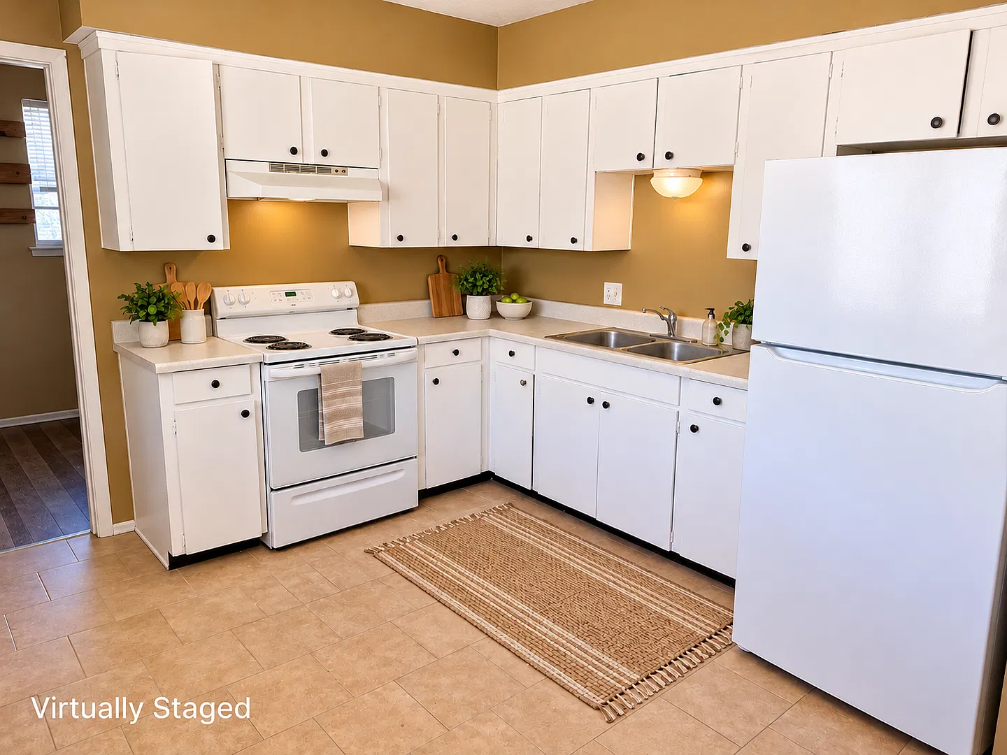 Cozy 2-Bedroom Home with Wood-Look Flooring & Washer/Dryer Hookups! — Photo 2