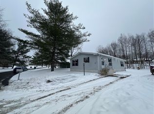 37 Cardinal Dr, Hiram, OH 44234