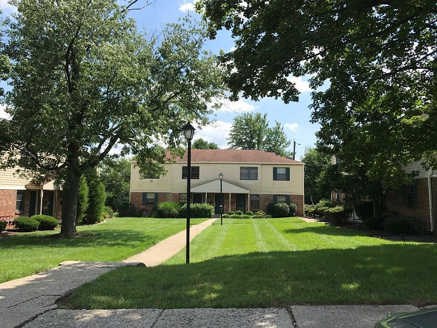1st image of 1918 Chaucer Dr Unit C